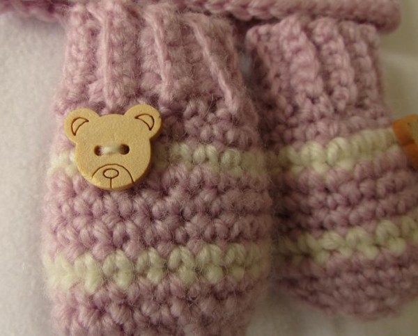 Cute crochet baby gloves simple hand knitting DIY tutorial