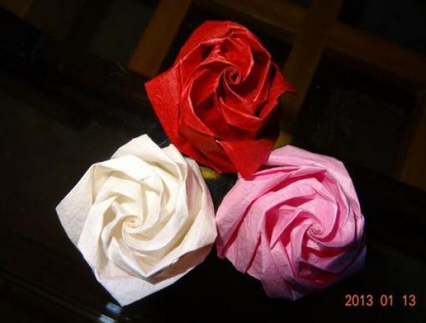 Modified version of paper rose folding method Simple origami rose tutorial