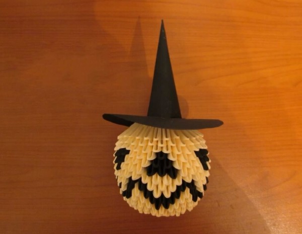 Halloween origami triangle jack-o-lantern handmade tutorial