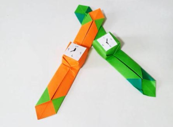 Origami Encyclopedia: Video tutorial on how to fold a simple three-dimensional origami watch