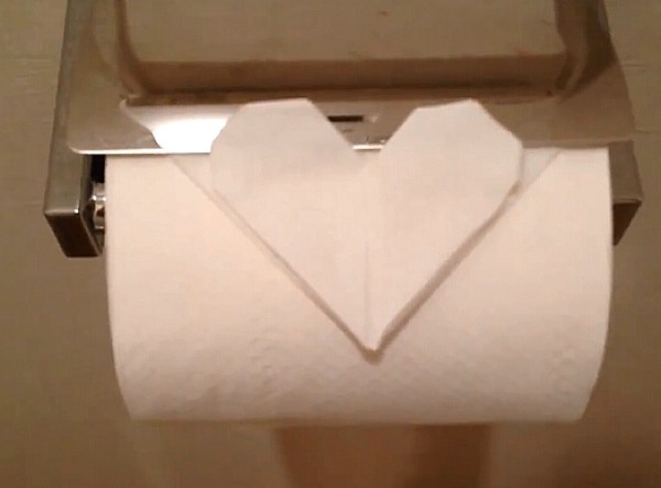 Toilet paper origami tutorials teach you how to make toilet paper rolls origami hearts, video tutorials on handmade origami