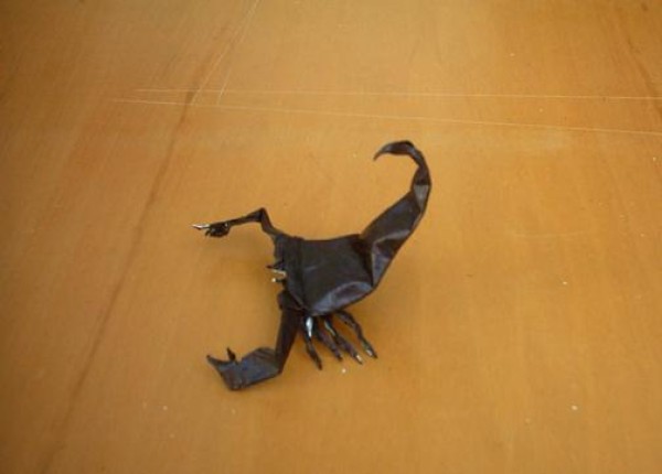 Scorpion handmade origami tutorial—Diego Fernando Becerra