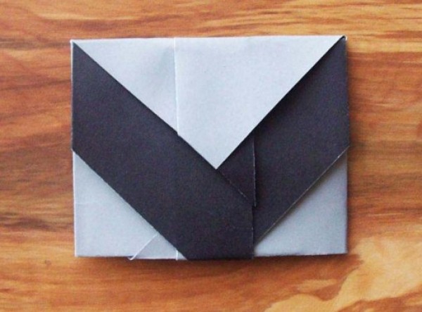 Illustrated tutorial on handmade origami envelopes