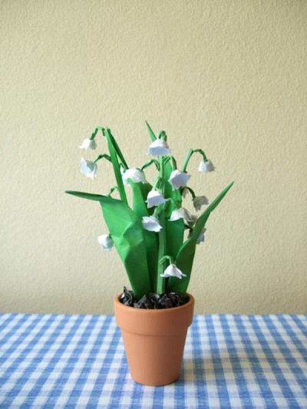 Origami lily of the valley illustrated tutorial