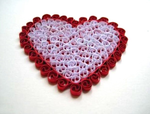 A paper quilling pattern tutorial for making paper quilling hearts and paper quilling snowflakes