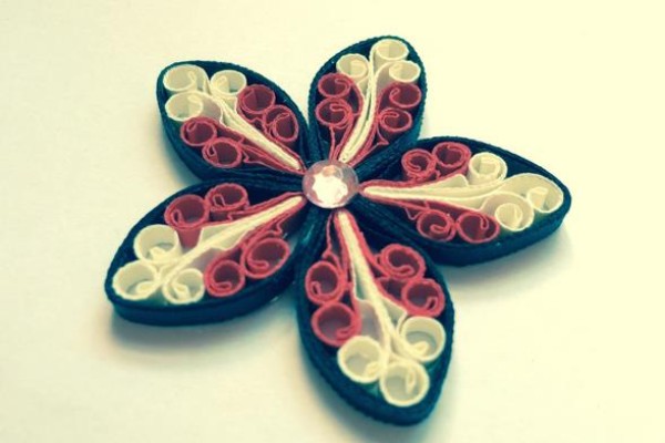 Three-dimensional paper quilling flower hand-making video tutorial—Paper quilling tutorial for beginners