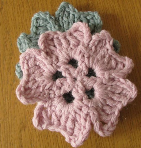 DIY knitting video tutorial of crochet handmade flowers