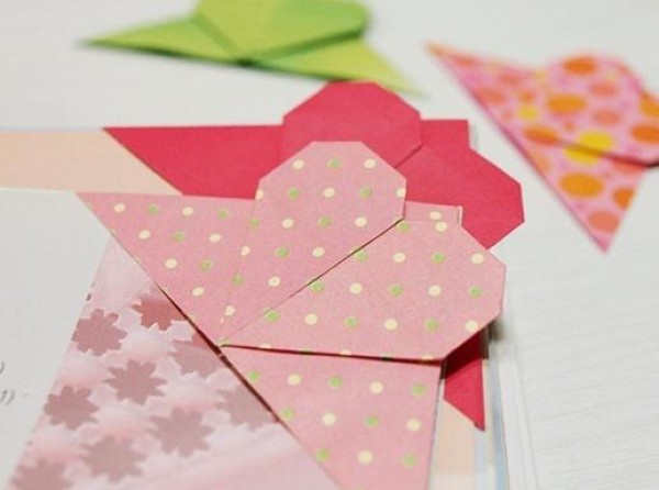 Origami Heart Bookmark Illustration Making Tutorial