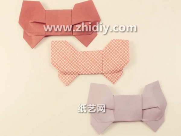 Video tutorial on how to fold a three-dimensional origami bow tie