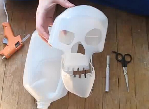 DIY tutorial on turning waste milk buckets into treasures and making Halloween skulls for Halloween