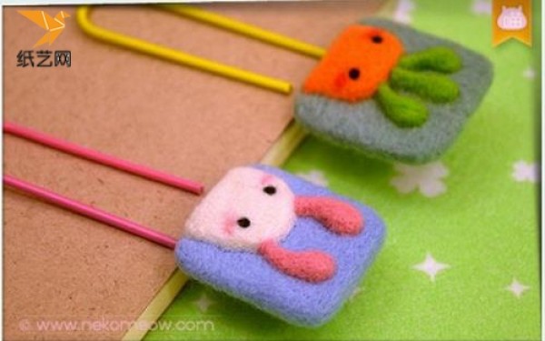 Illustrated tutorial on making handmade wool felt bookmark holder and stamp music