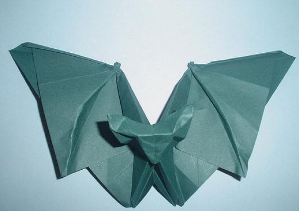 Bat origami tutorial—Rikki Donachie