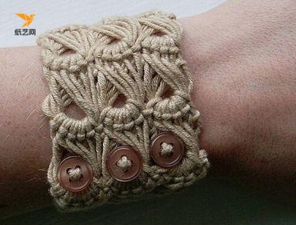 How to DIY a bracelet? Detailed tutorial illustration of handmade crochet wide bracelet