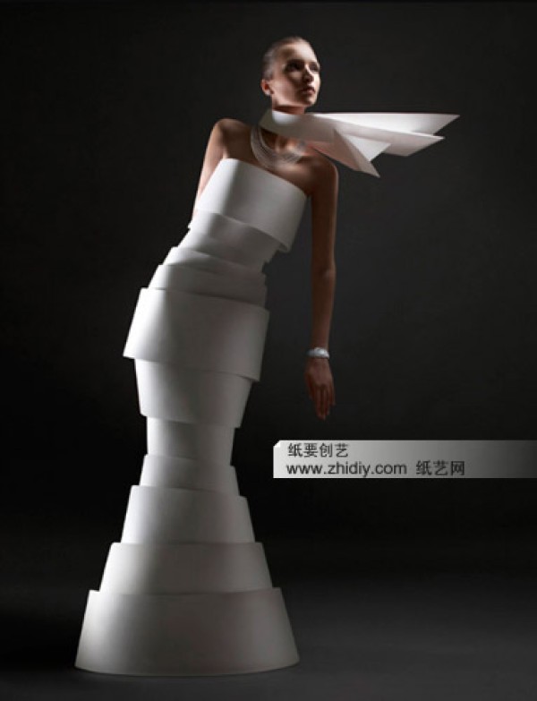 Clothing fashion in paper art