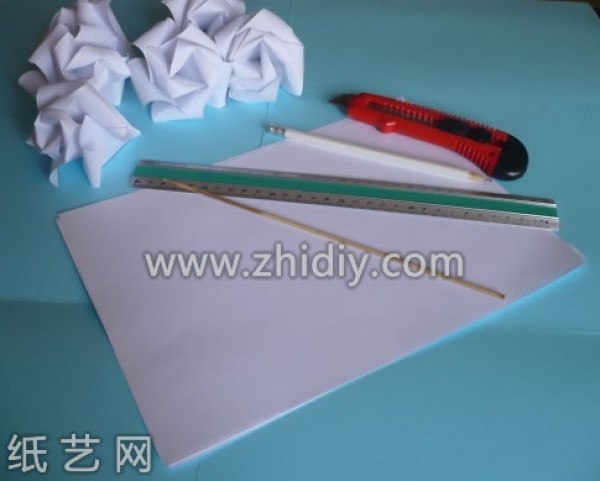 Detailed illustrations of paper flower making tutorial