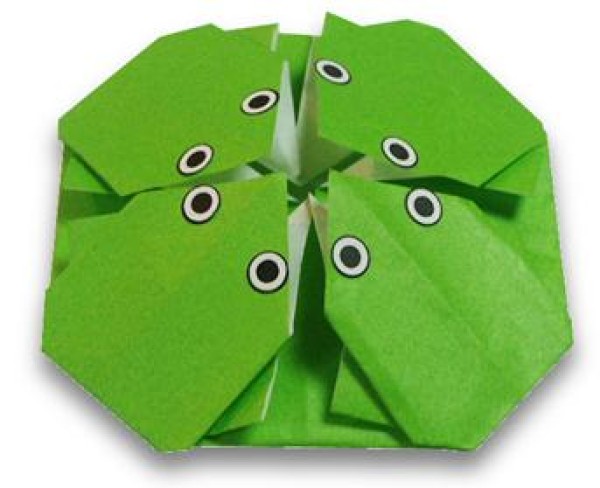 Simple origami tutorial for four paper frogs