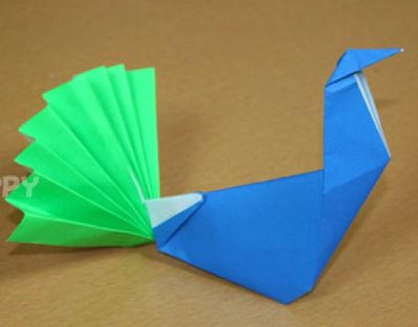 Childrens Origami Encyclopedia: Origami Peacock Childrens Day video tutorial teaches you how to fold a peacock step by step