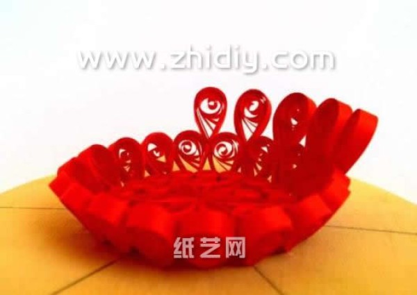 Three-dimensional paper flower plate hand-making tutorial