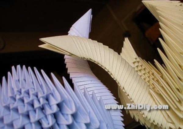 Appreciation of 3D triangle origami works