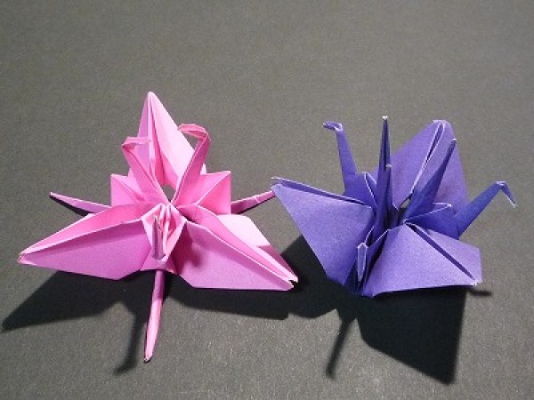 Origami tutorial of three thousand origami cranes