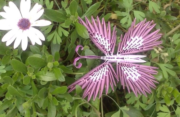 Origami Butterfly Tutorial teaches you how to use triangle inserts to make beautiful 3D origami butterflies by hand.