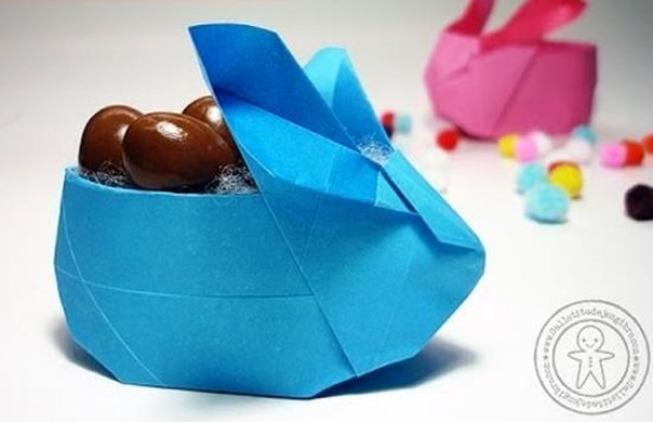 Tutorial on how to fold a handmade origami rabbit box for the Mid-Autumn Festival