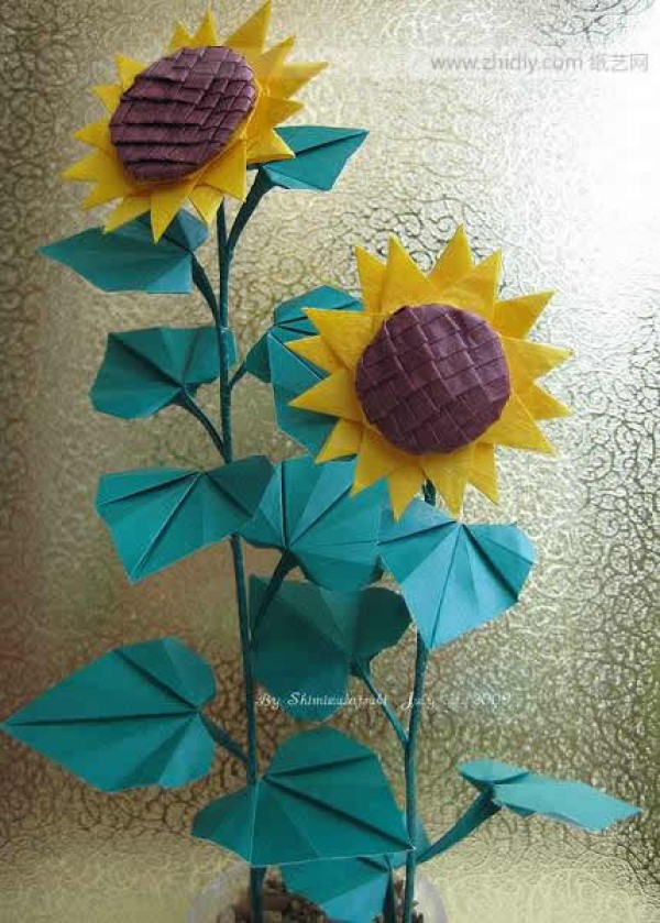 Shimizu May origami sunflower