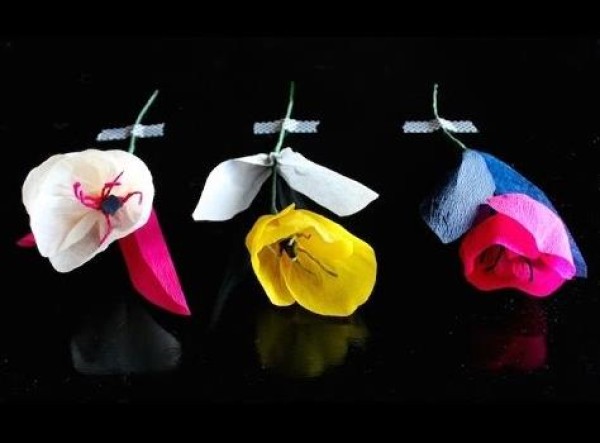 Paper Flower Encyclopedia - Handmade tutorial for crepe paper tulip flowers