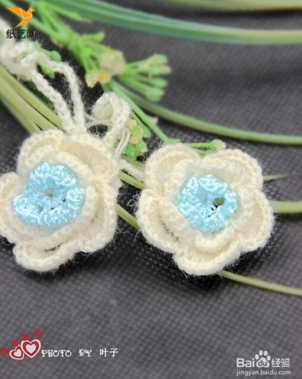 Handmade crocheted flowers for Christmas gifts