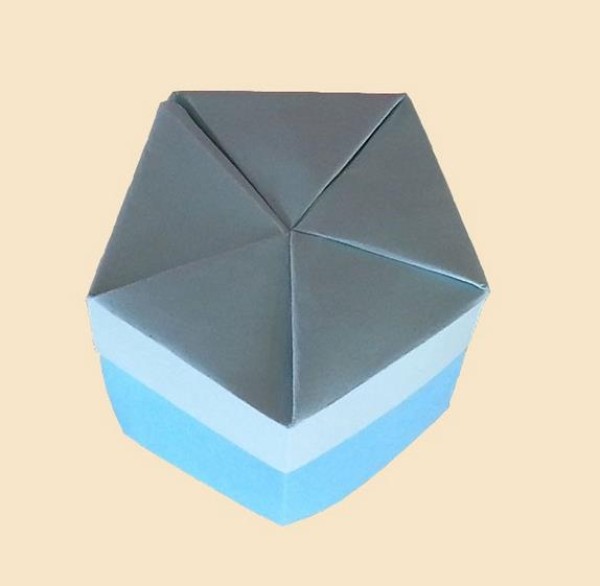 Valentines Day origami gift box pentagonal storage box folding tutorial teaches you how to make an origami box