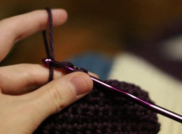 Lock stitch and short stitch—Illustration of basic stitches for knitting crochet