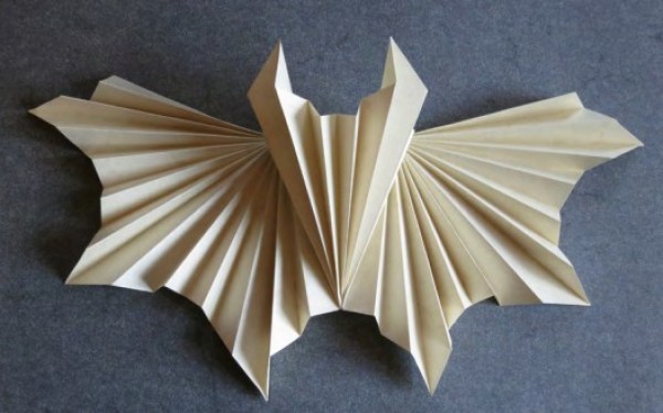 Halloween Origami Encyclopedia - Halloween Bat Origami Illustrated Tutorial