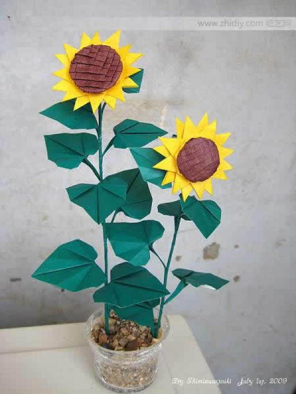 Shimizu May origami sunflower