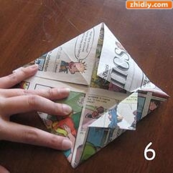 Used newspapers and magazines to make origami boxes [practical]