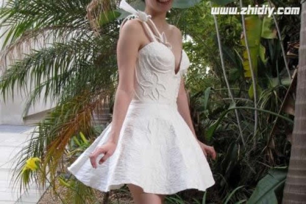 When toilet paper becomes a wedding dress