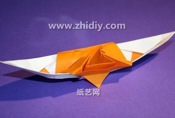 Origami Encyclopedia teaches you how to fold an origami boat