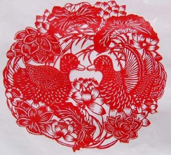 Inherit the traditional style of Fuyang paper-cutting and maintain its artistic characteristics