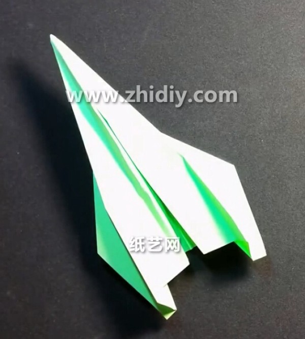 Origami video tutorial for T50 origami fighter