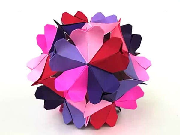 Tutorial on how to make Valentine’s Day origami heart three-dimensional paper flower balls