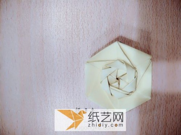 Detailed tutorial on handmade hexagonal origami gift box. Teach you step by step how to DIY gift box.