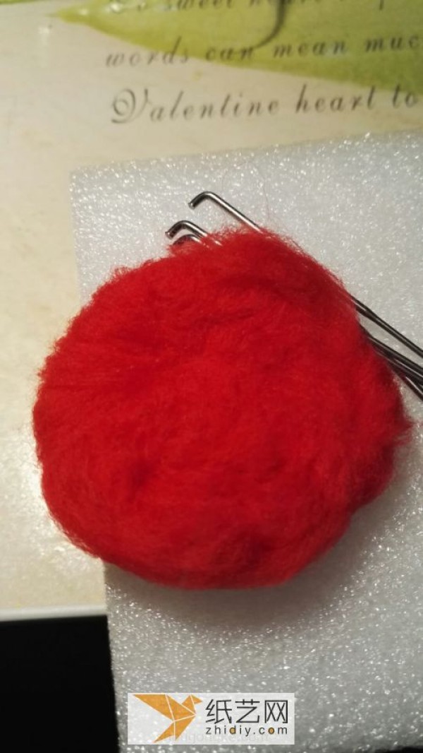 Basic tutorial on how to make wool felt brooch. Handmade cute wool felt brooch for little girl.