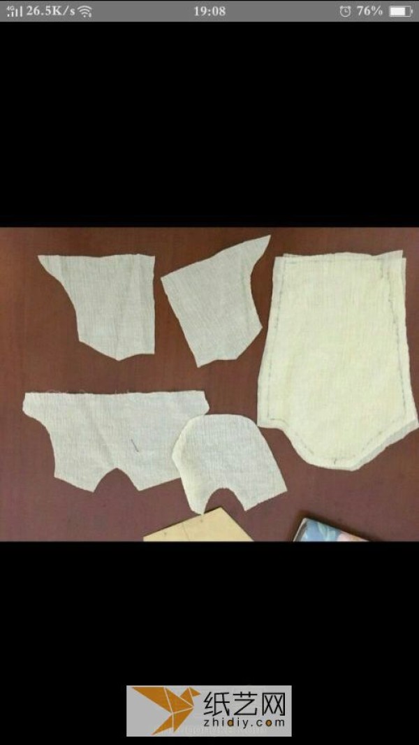 DIY process of making fabric autumn clothes for dolls