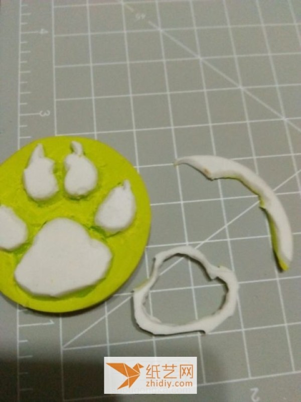 Teach you step by step how to make a small wolf claw shaped rubber stamp