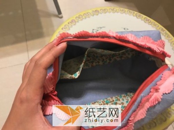 Practical handmade DIY fabric cosmetic bag production