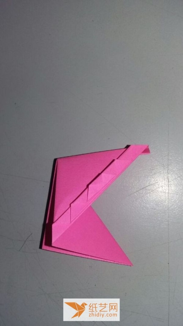 Tutorial on how to make a four-color origami gift box with a lid. It’s a great gift box for Teacher’s Day.