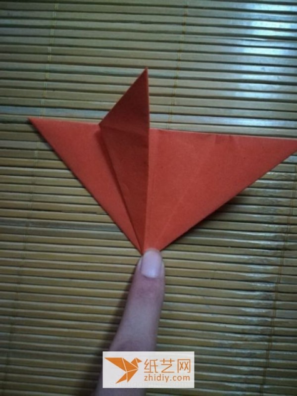 Super simple tutorial for making origami bookmarks for children