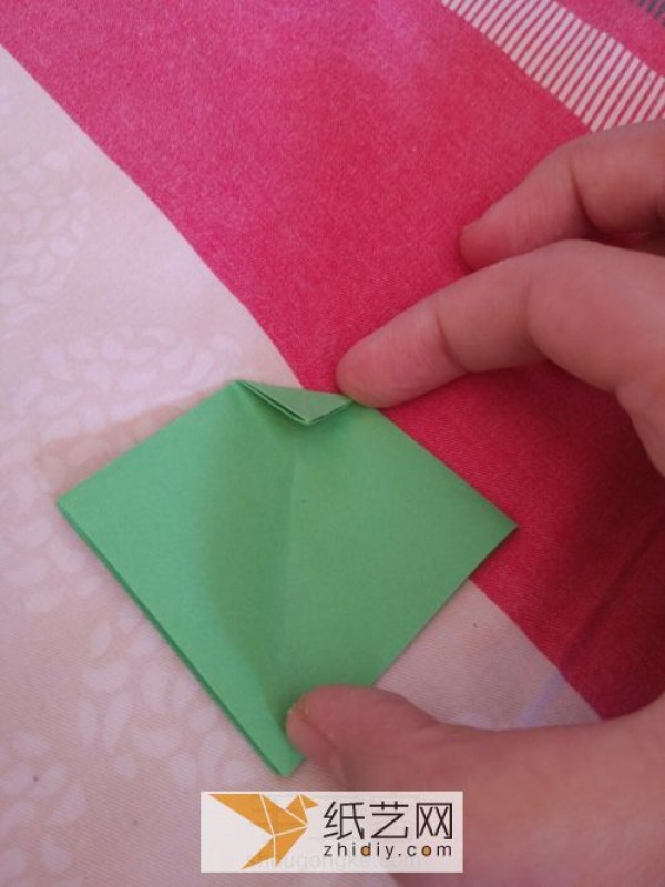 What should I do if I don’t know how to make origami cranes? This detailed tutorial can save you