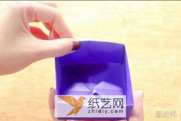 Folding tutorial of simple origami storage box. Teach you step by step how to make an origami box.