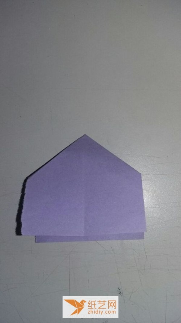 A tutorial on how to make a simple origami hat. I wouldn’t object if it’s an origami box.