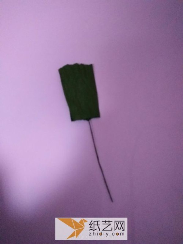 Its not enough to know how to make origami roses. Lets learn how to make origami rose leaves first.